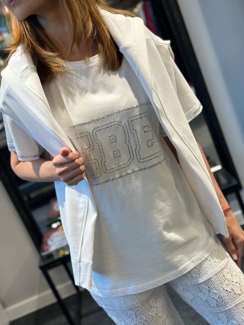 Футболки с чистыми линиями и качеством